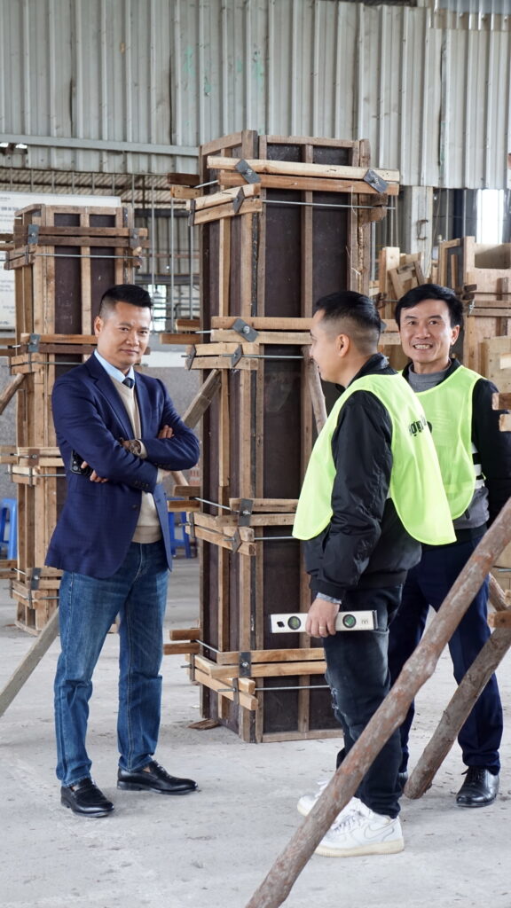 Hop Luc Global JSC CEO - Mr. Nguyen Van Nghia observing and discussing with foremen during the European construction skills test