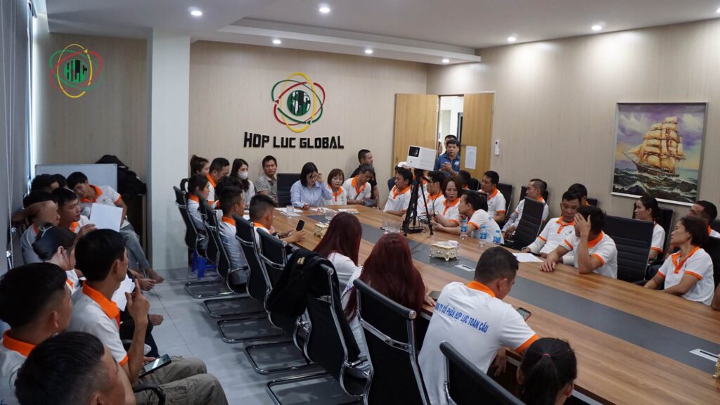 bilingual supervision by a vietnam labour export company on EU site